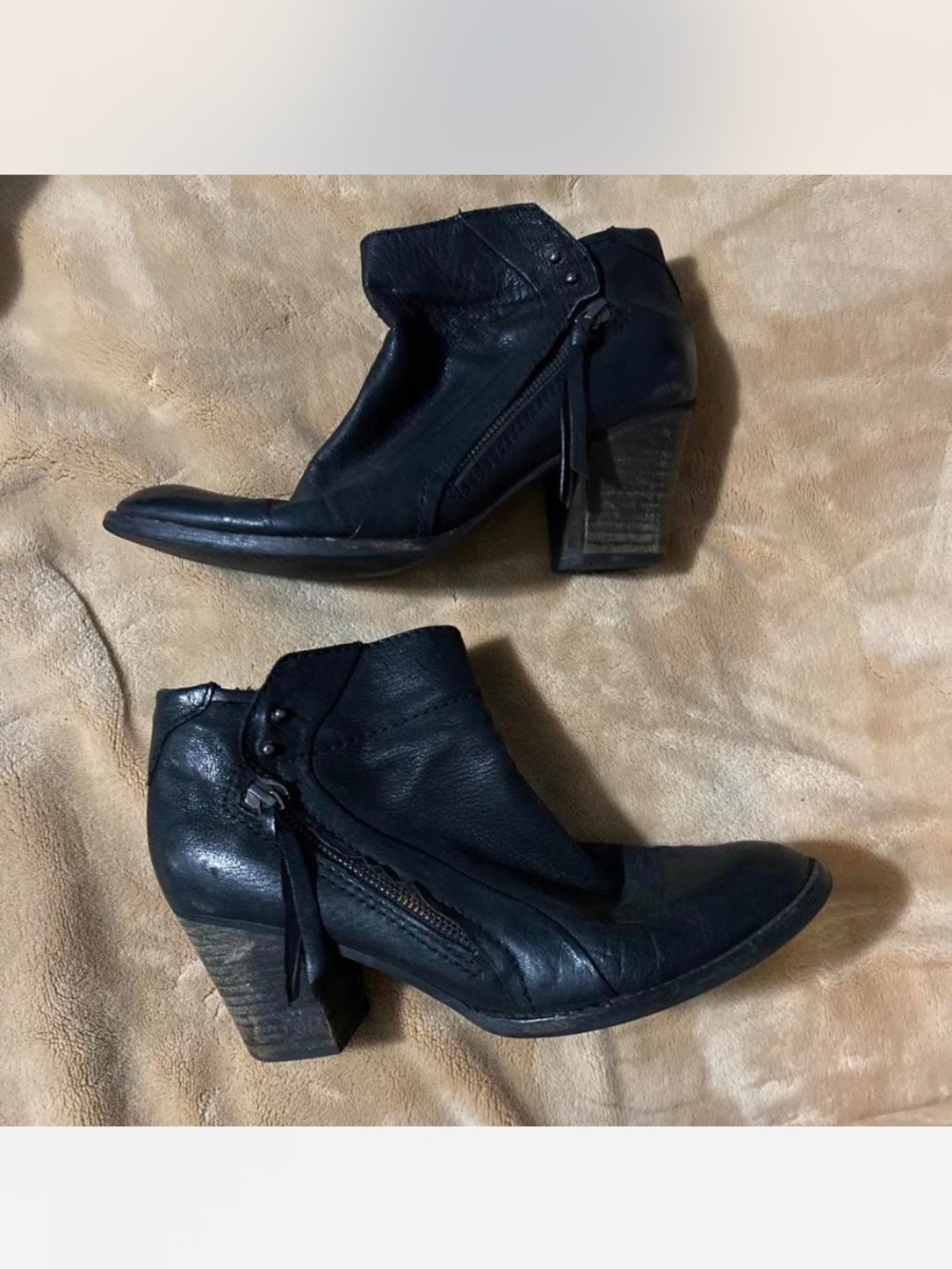 Dolce Vita Black Leather Ankle Booties with Side Zip and Stacked Heel Sz 9